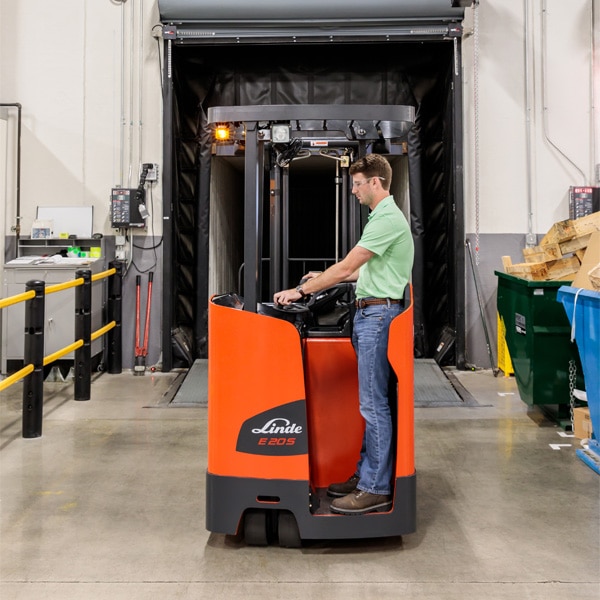 Linde Series In Use - Impact Forklift Solutions